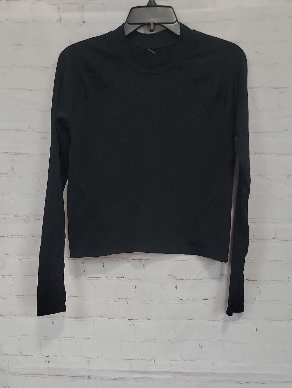 Fabletics Black Long-Sleeve Crew Neck Top
